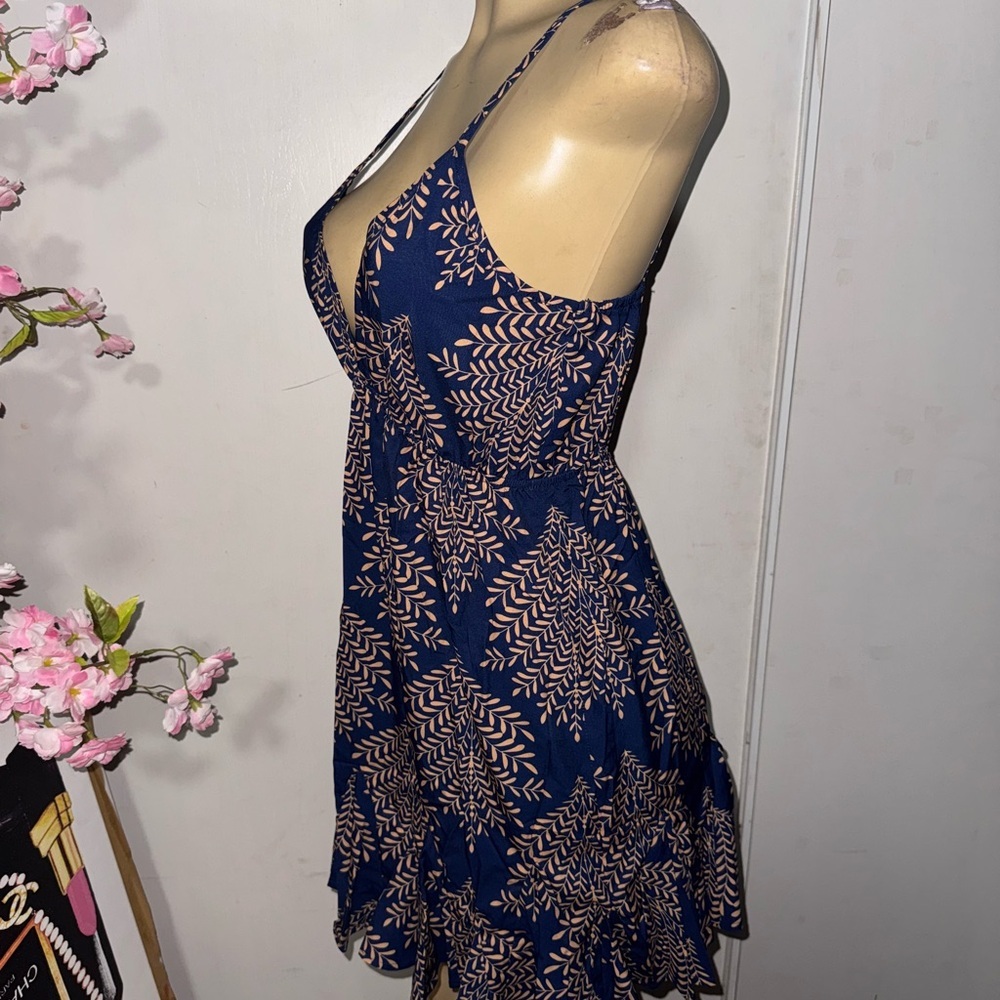 Elegant Blue and brown Leaf Print Dress - Picture 4 of 8